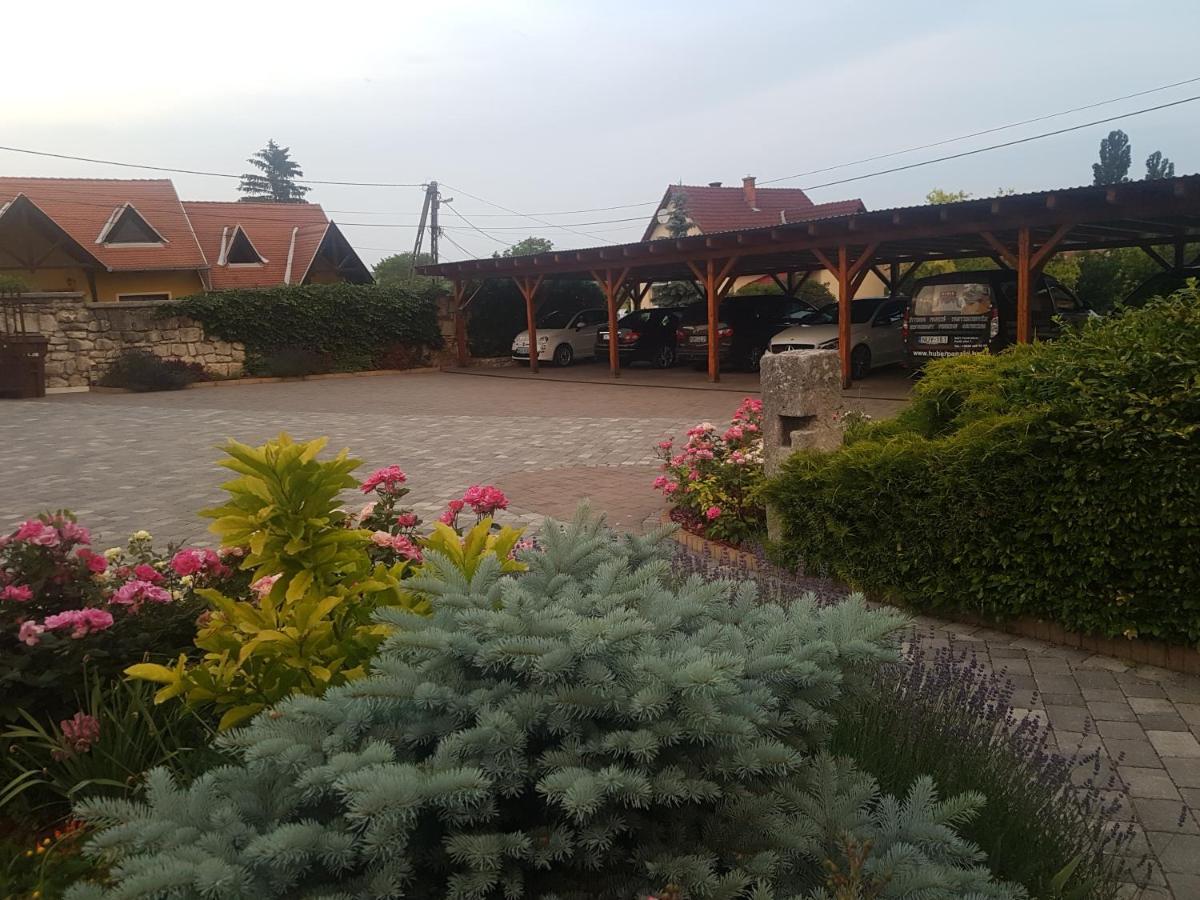 Huber Panzio Bed and Breakfast Fertőrákos Exteriör bild