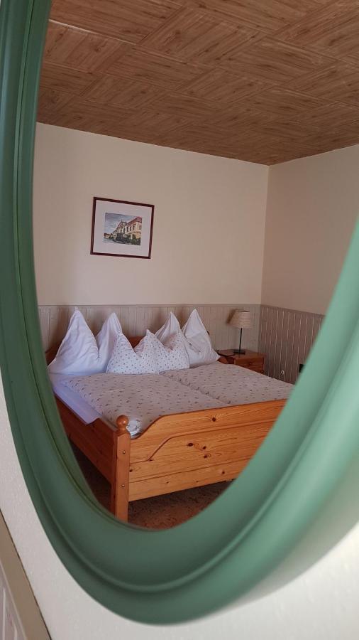 Huber Panzio Bed and Breakfast Fertőrákos Exteriör bild